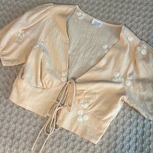 LE LIS CALIFORNIA • Embroidered tie top • butter yellow • small